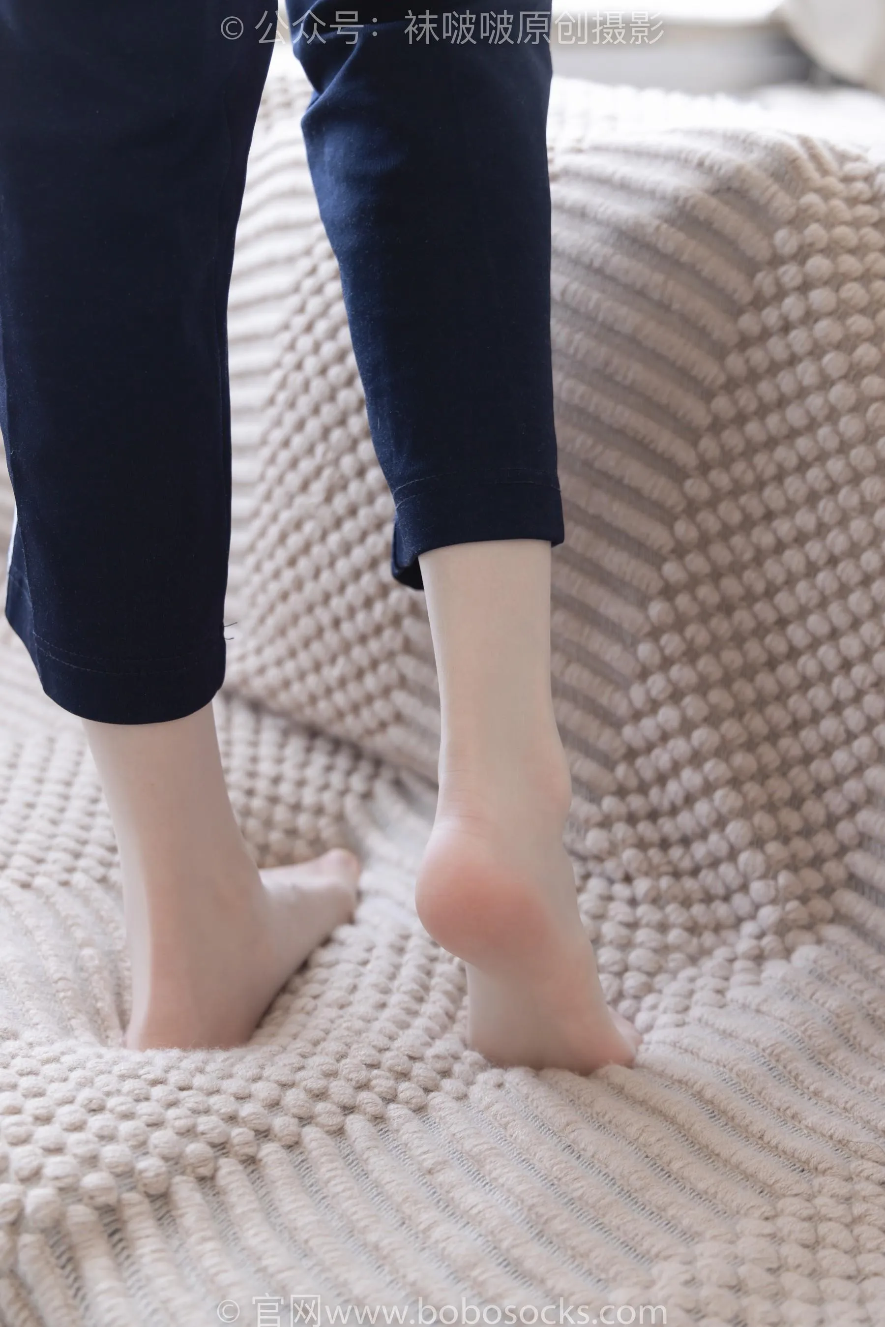 [BoBoSocks袜啵啵]NO.207 稚予-aj板鞋、白棉袜、油亮白丝、校服裤里丝[23] [53P]插图2